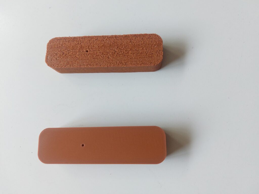 Cache contacteur et cache aimant pour détecteur d’alarme, imprimés en 3D dans un coloris assorti à la menuiserie